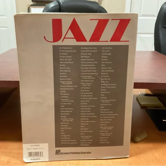 The Ultimate Jazz Facebook - For Piano-Vocal-Guitar and all “C” Instruments used - Picture 2 of 7